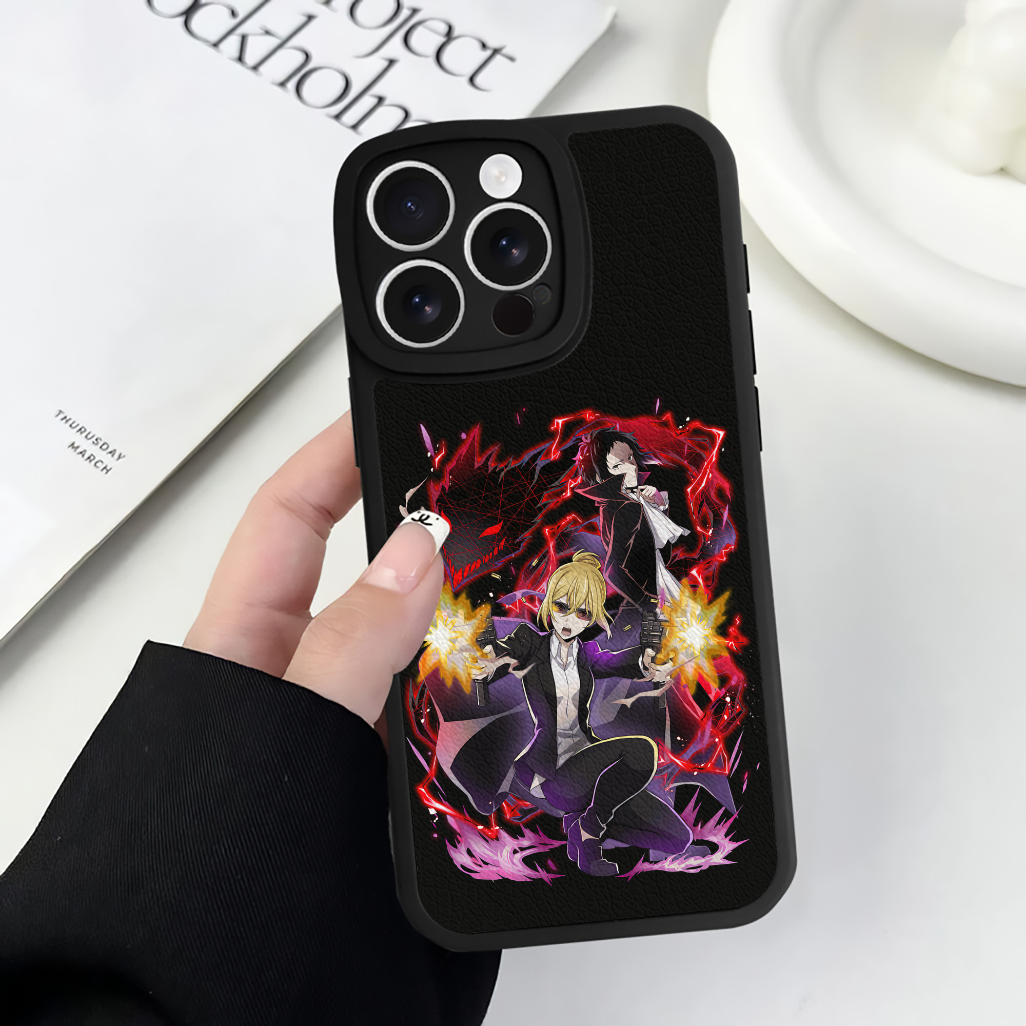 （画像用） 文豪ストレイドッグス Bungo Stray Dogs 【iPhone 16シリーズ対応】シリコンスマホケース（レザー調） 材質：シリコン